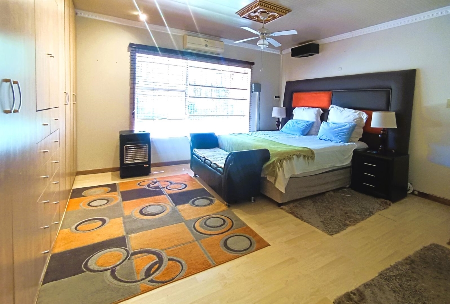 5 Bedroom Property for Sale in Pellissier Free State